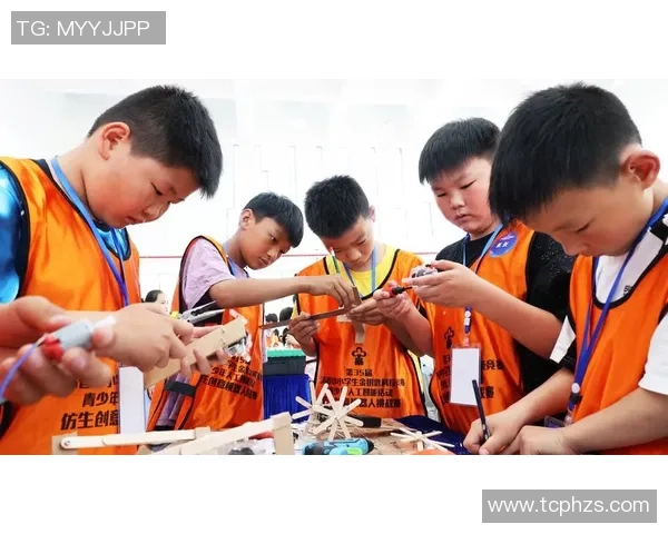 模仿足球明星带球技巧挑战赛展现个人风格与创意