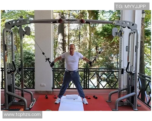 足球明星的人鱼线背后的训练秘密与饮食秘诀揭秘